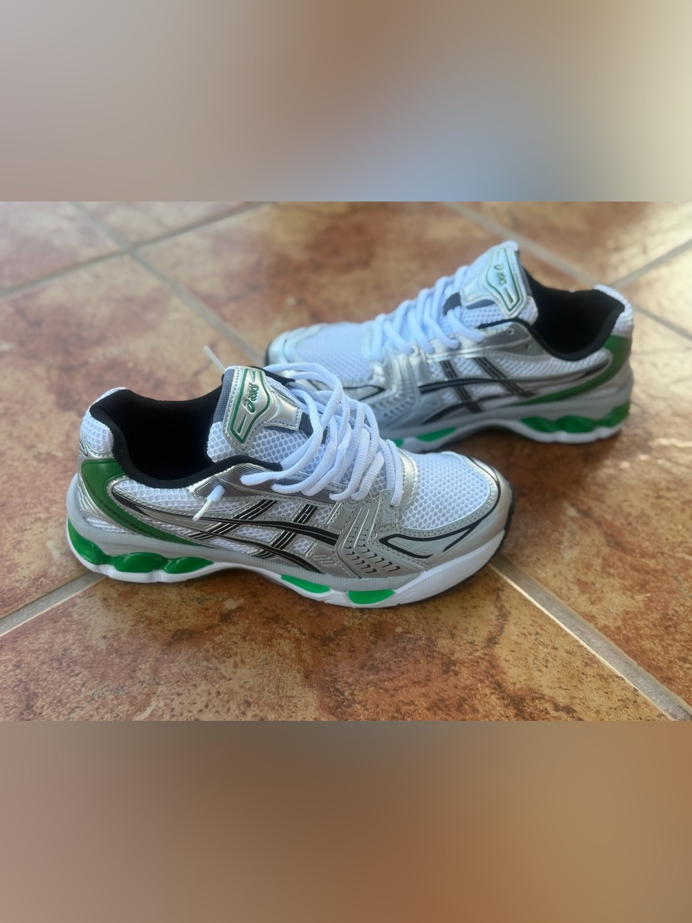 Size 8.5 Men’s And Women’s 10 Asics Gel Kayano 14 Green